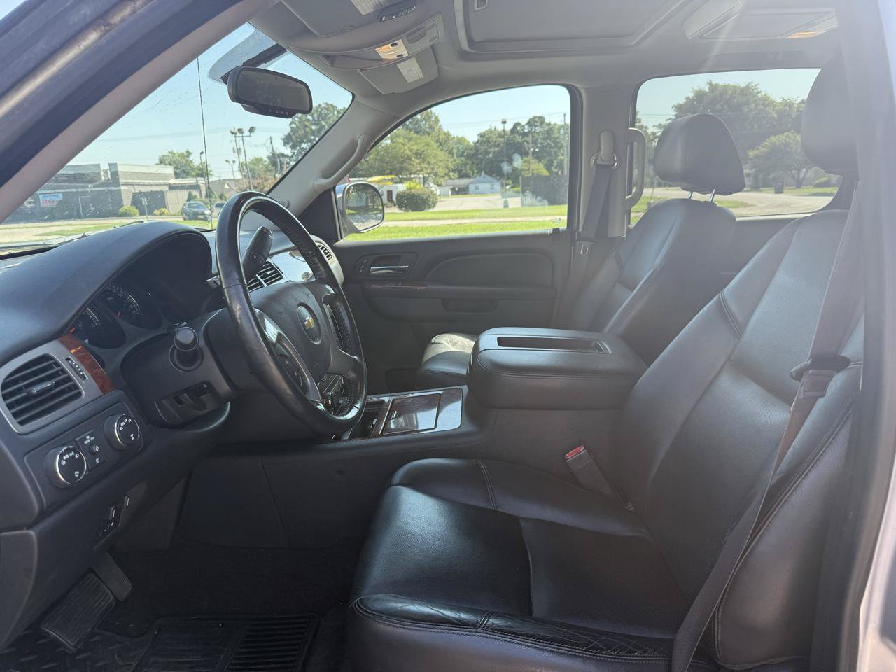 Used 2013 Chevrolet Avalanche LTZ AWD/4WD image 11