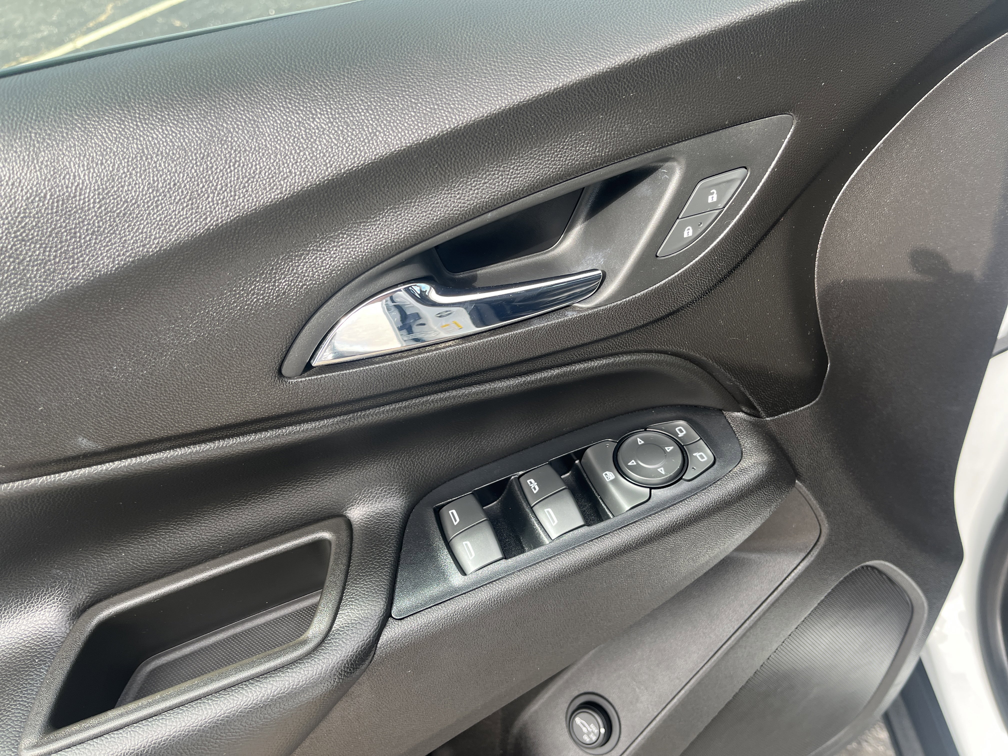 Used 2020 Chevrolet Equinox LT image 13