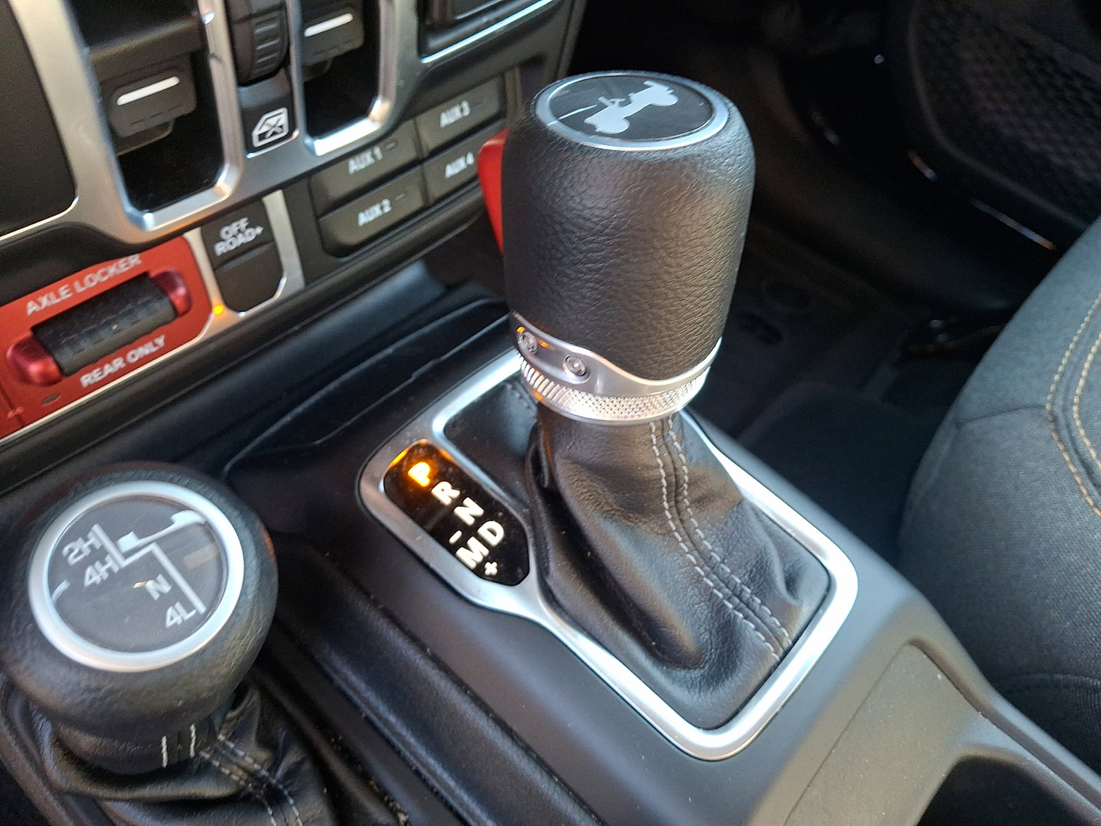 Used 2025 Jeep Wrangler Unlimited Sport AWD/4WD image 14