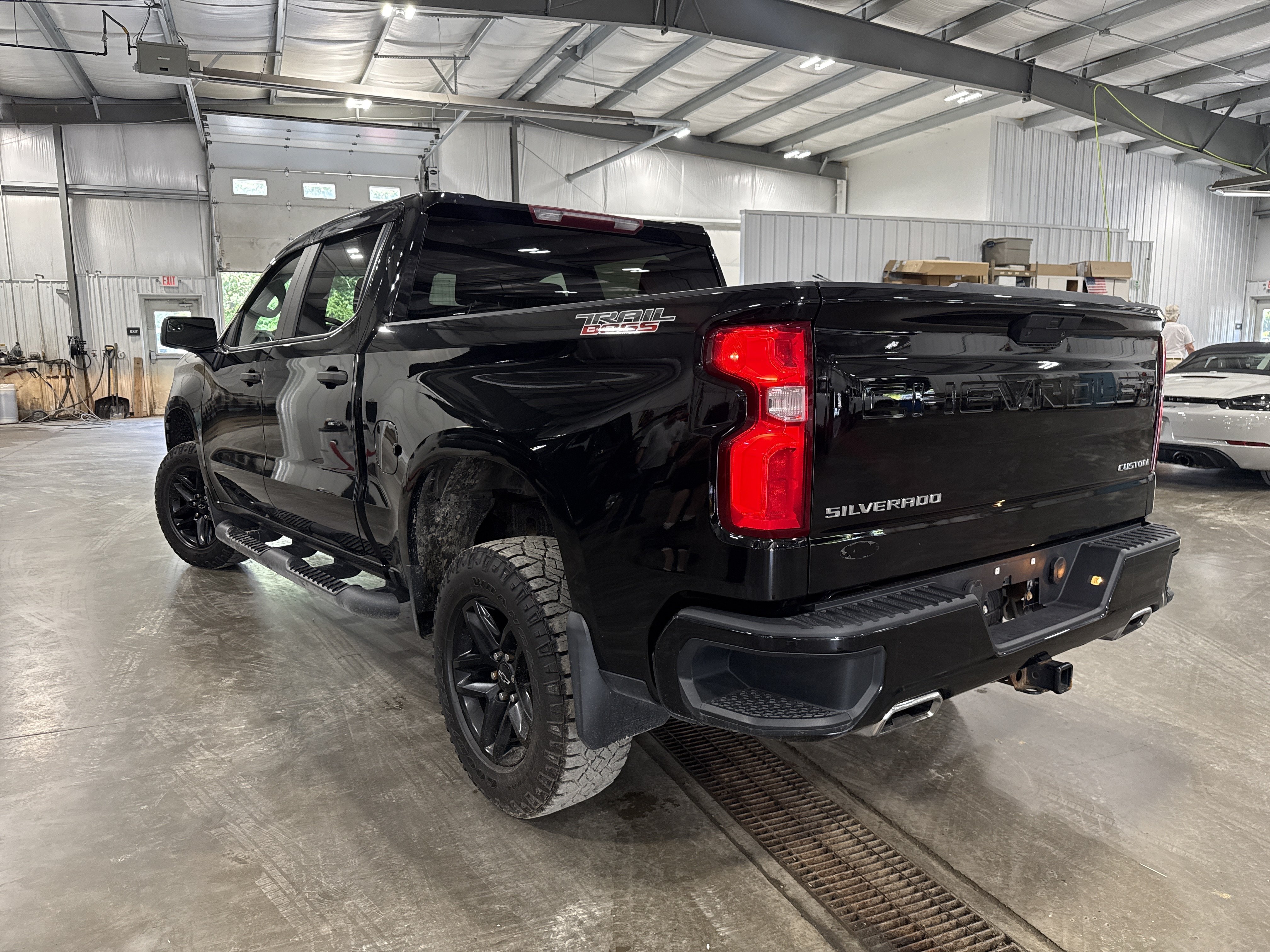 Used 2020 Chevrolet Silverado 1500 Custom Trail Boss w/ Custom Convenience Package AWD/4WD image 4