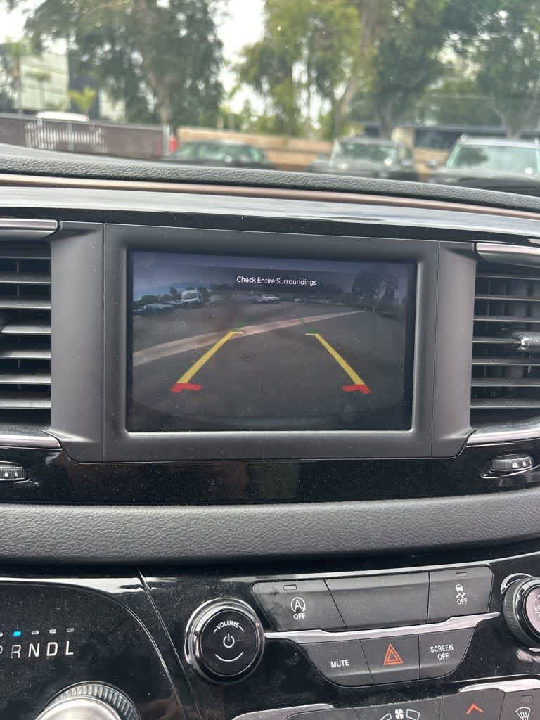 Used 2023 Chrysler Voyager LX FWD image 10