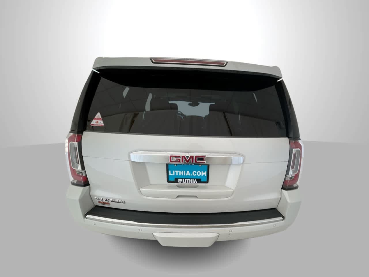 Used 2017 GMC Yukon Denali w/ Open Road Package AWD/4WD image 7