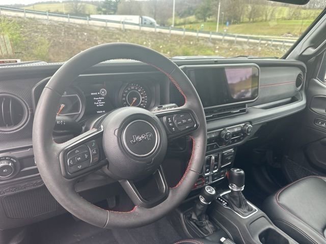 Used 2024 Jeep Wrangler Rubicon image 16