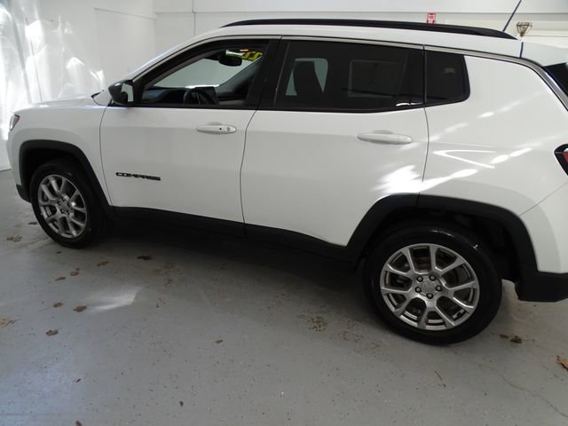 Used 2022 Jeep Compass Latitude w/ Sun and Sound Group image 19