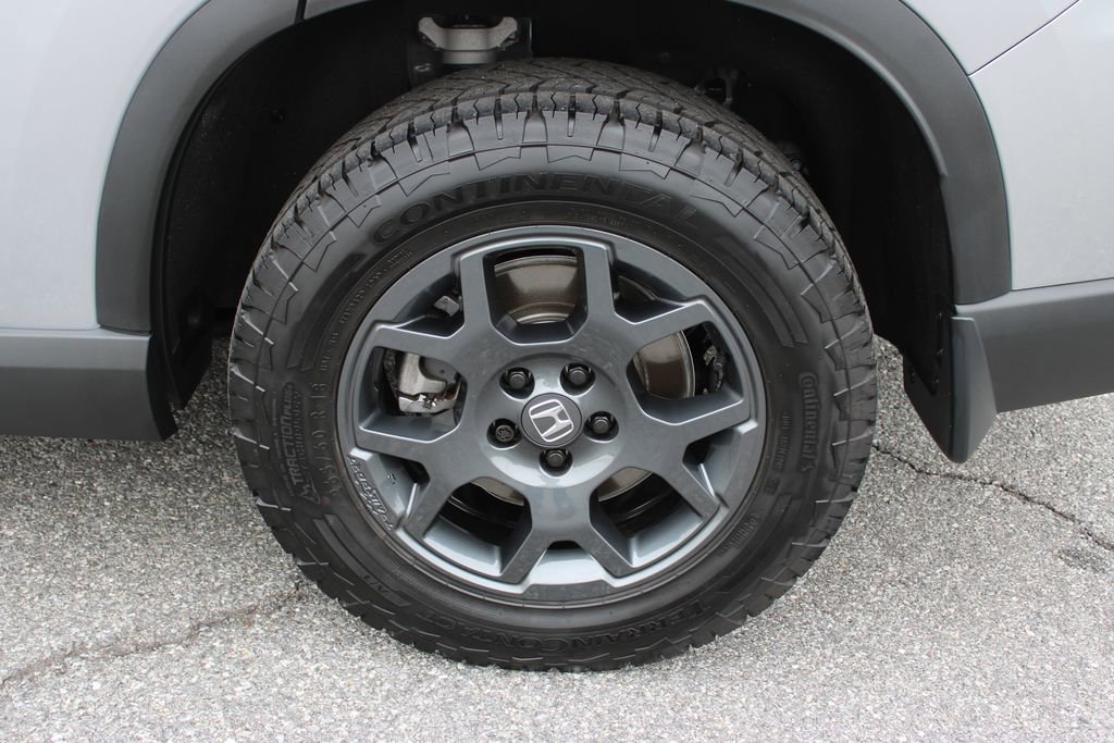 Used 2025 Honda Pilot TrailSport image 38