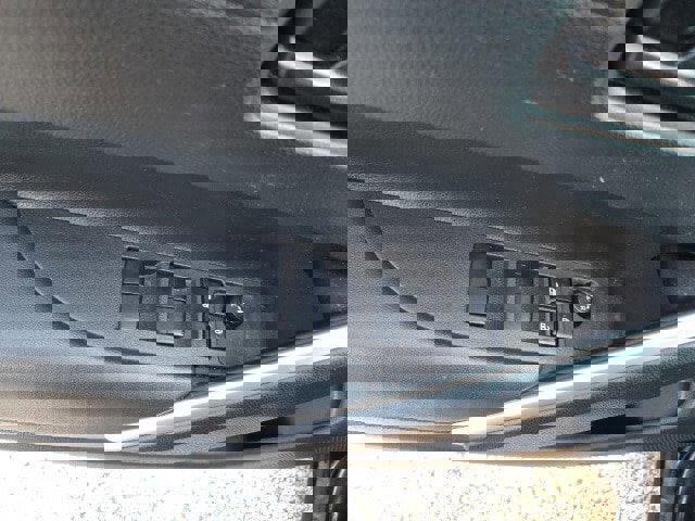 Used 2022 Toyota Corolla Cross LE image 18