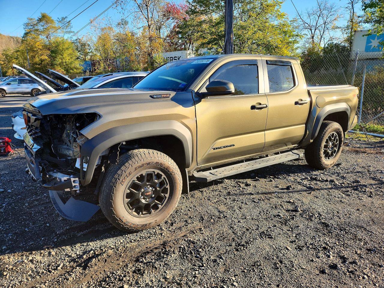 Used 2025 Toyota Tacoma TRD Off-Road w/ TRD Off Road Upgrade Package AWD/4WD image 3