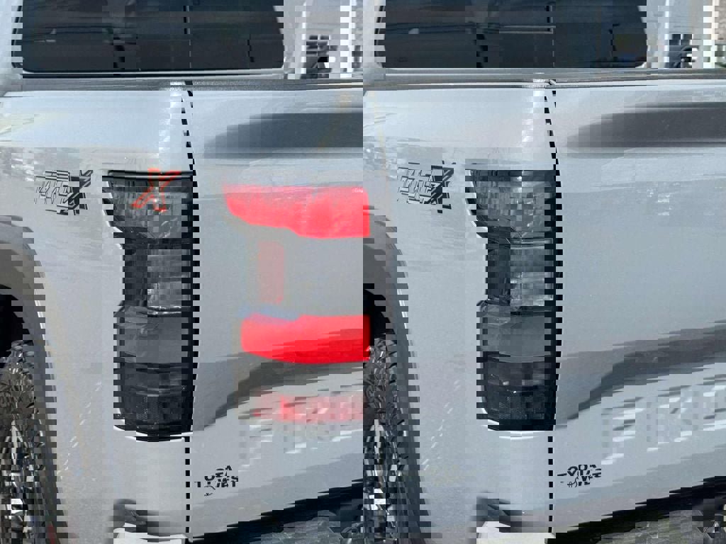 Used 2024 Nissan Frontier Pro-X w/ Pro Convenience Package image 9