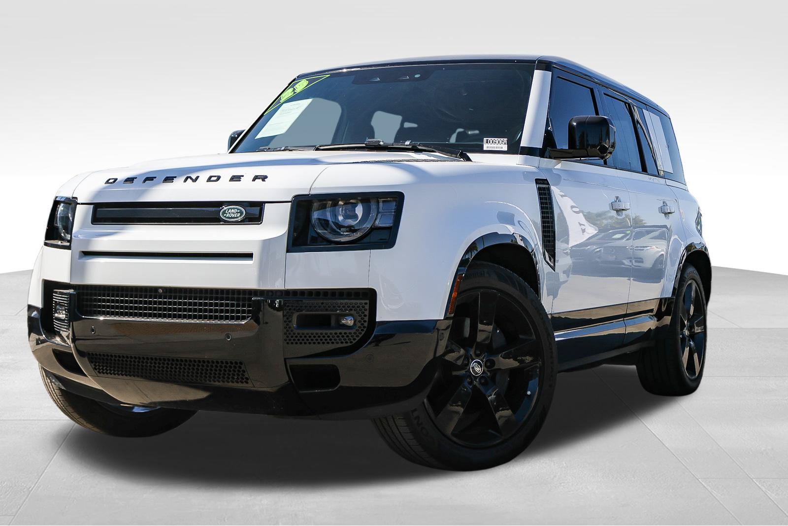 Certified 2025 Land Rover Defender 110 X-Dynamic SE AWD/4WD image 1