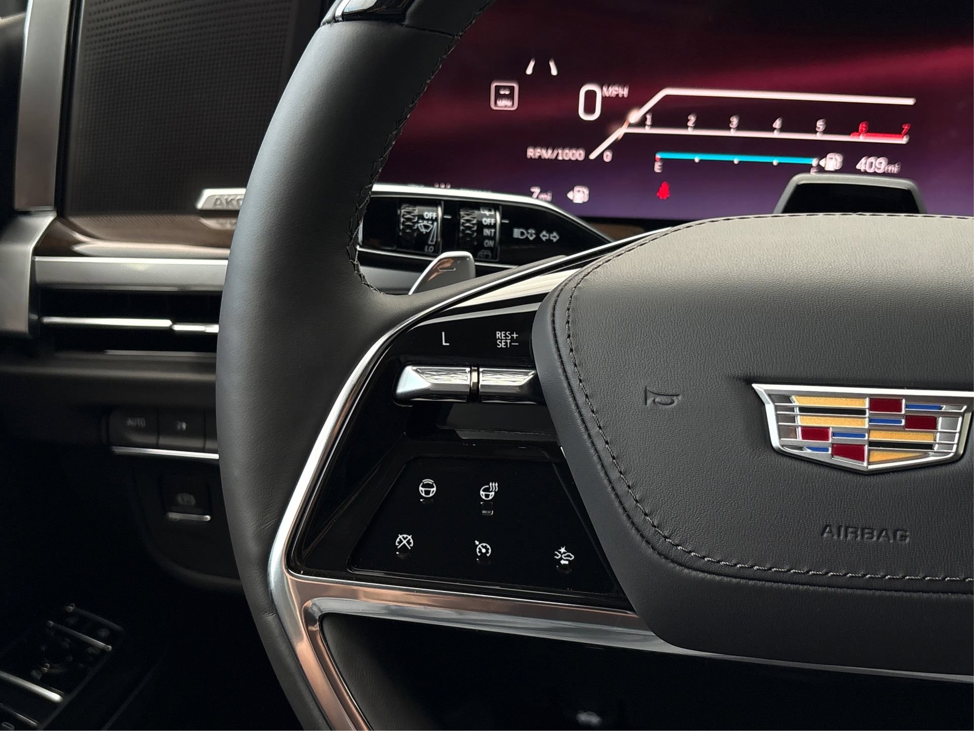 New 2026 Cadillac Escalade ESV Platinum Luxury w/ LPO, Radiant Package AWD/4WD image 29