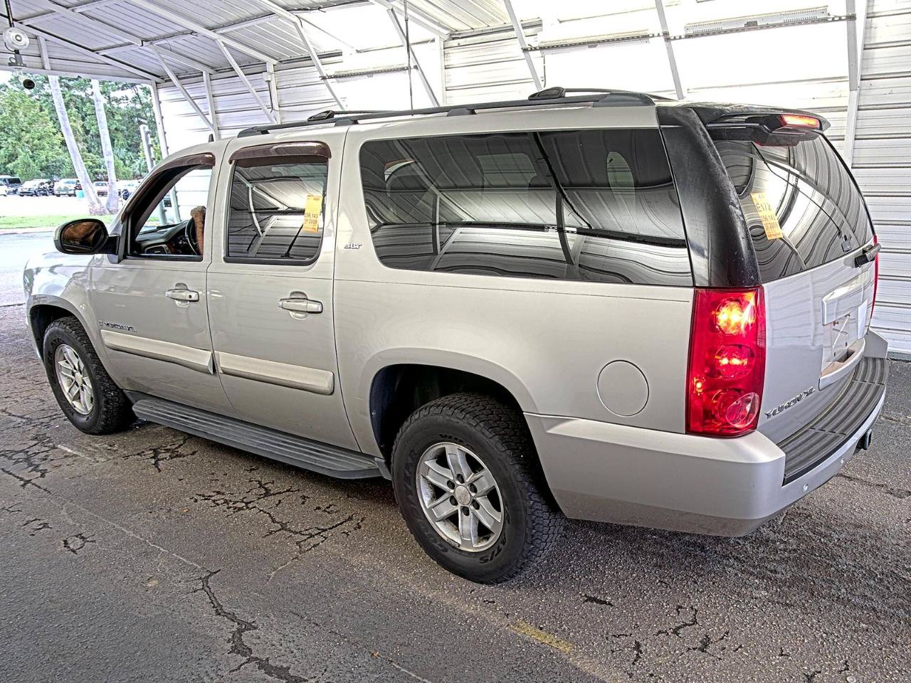 Used 2009 GMC Yukon XL SLT w/ Preferred Package RWD image 5