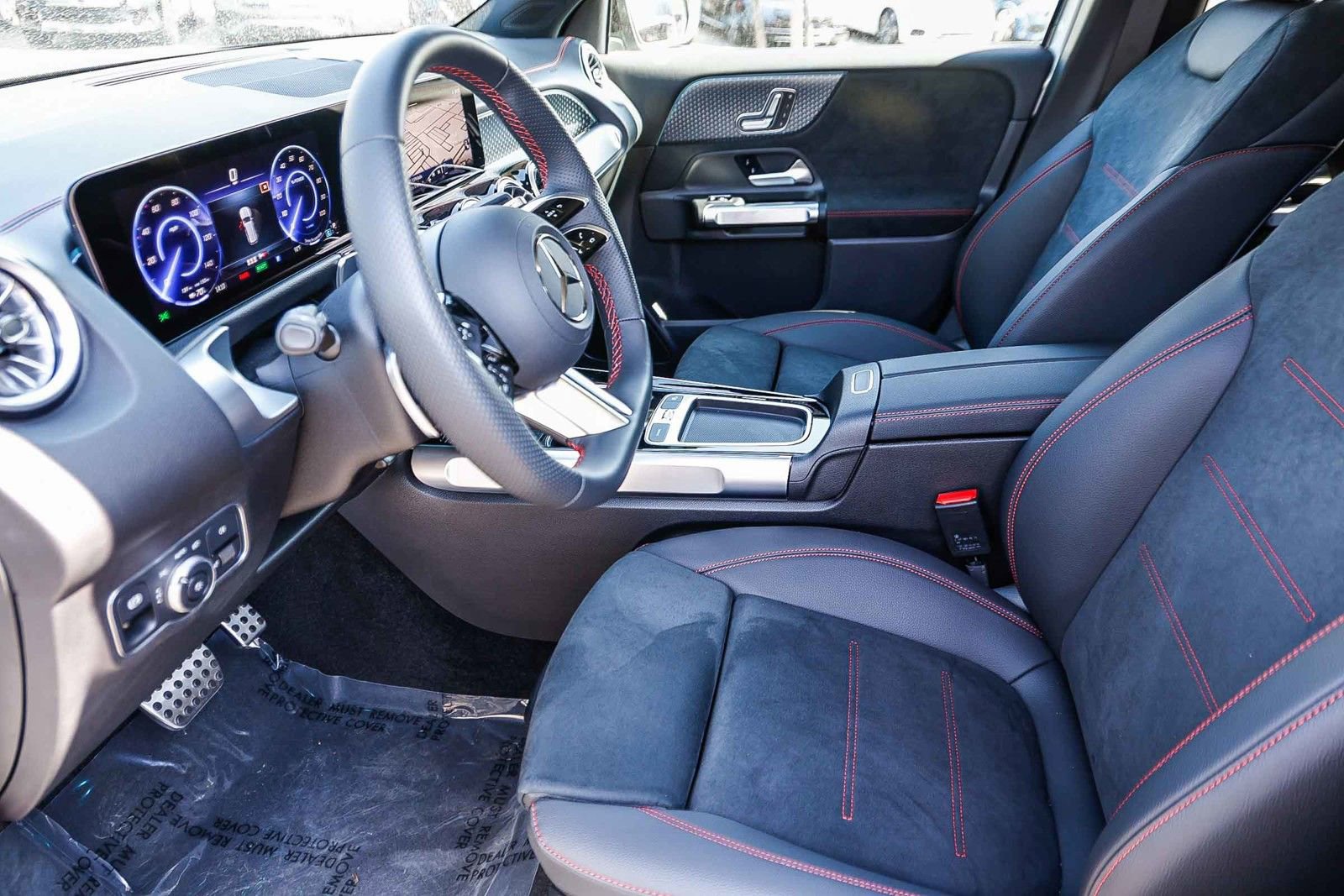 Used 2024 Mercedes-Benz EQB 300 4MATIC image 19