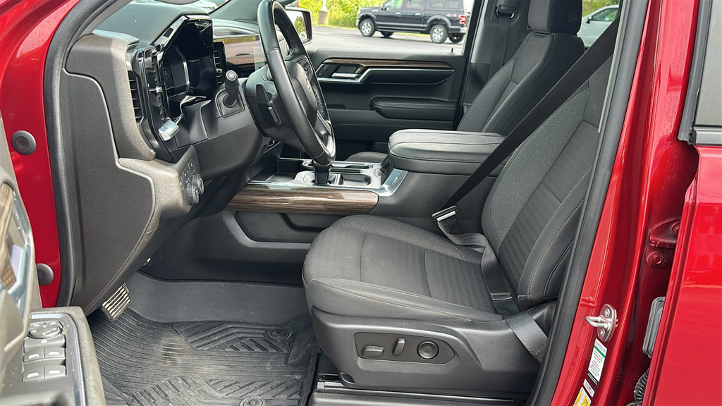 Used 2024 Chevrolet Silverado 1500 LT w/ True North Edition Plus AWD/4WD image 16