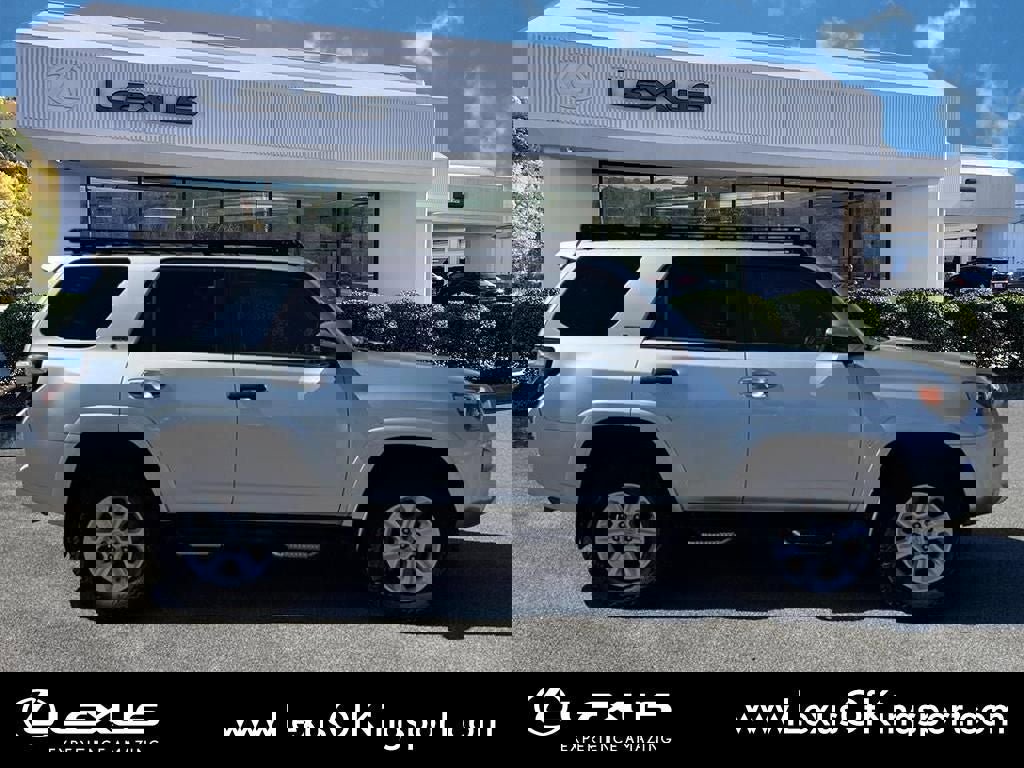 Used 2016 Toyota 4Runner SR5 image 6