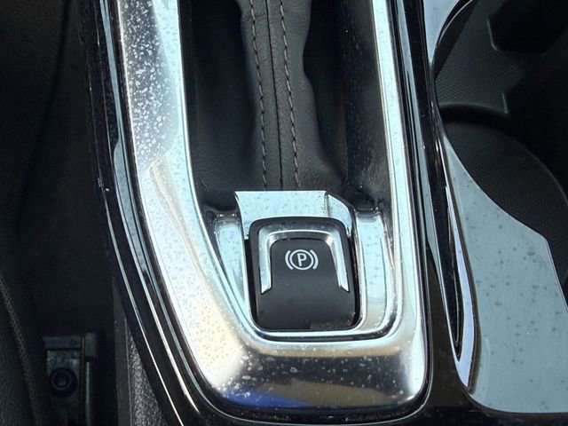 Certified 2025 Chevrolet Trax LT w/ LT Convenience Package FWD image 22