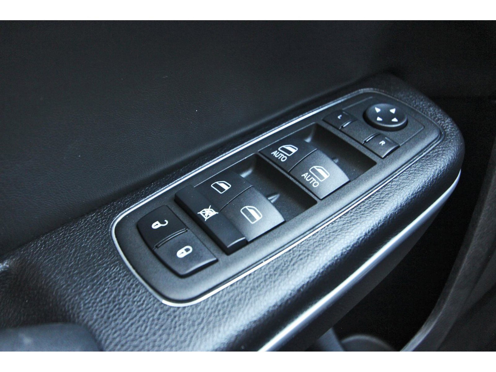 Used 2022 Chrysler 300 Touring w/ Sport Appearance Package RWD image 23