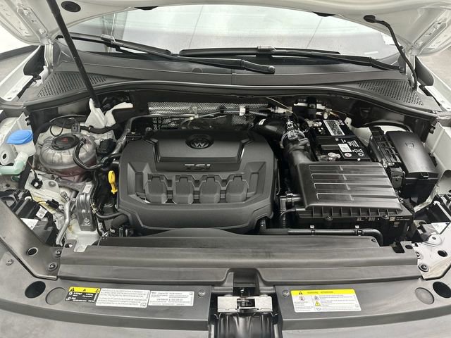 Used 2022 Volkswagen Tiguan SE R-Line image 26