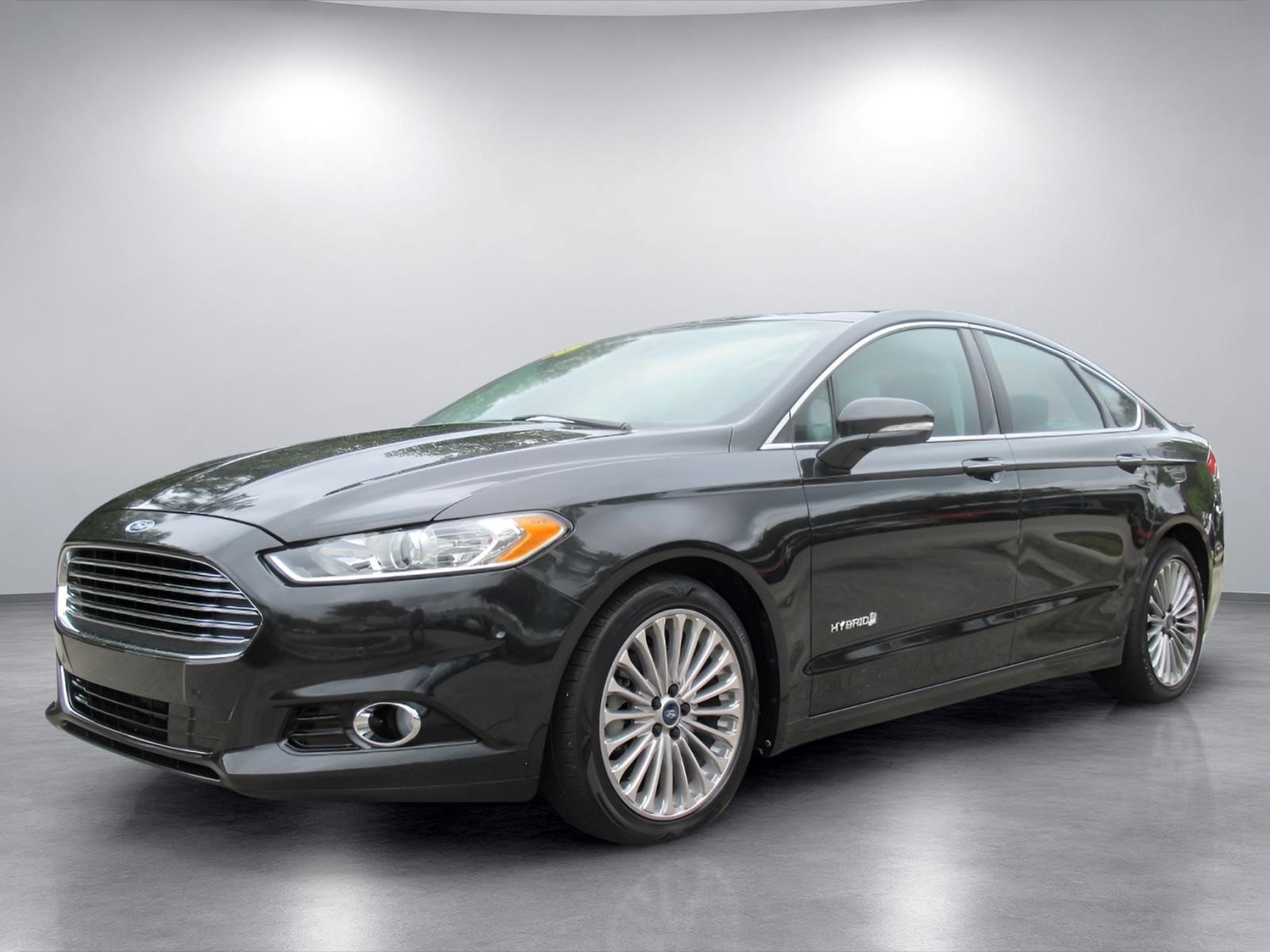Used 2013 Ford Fusion Titanium w/ Titanium Driver Assist Pkg FWD image 3