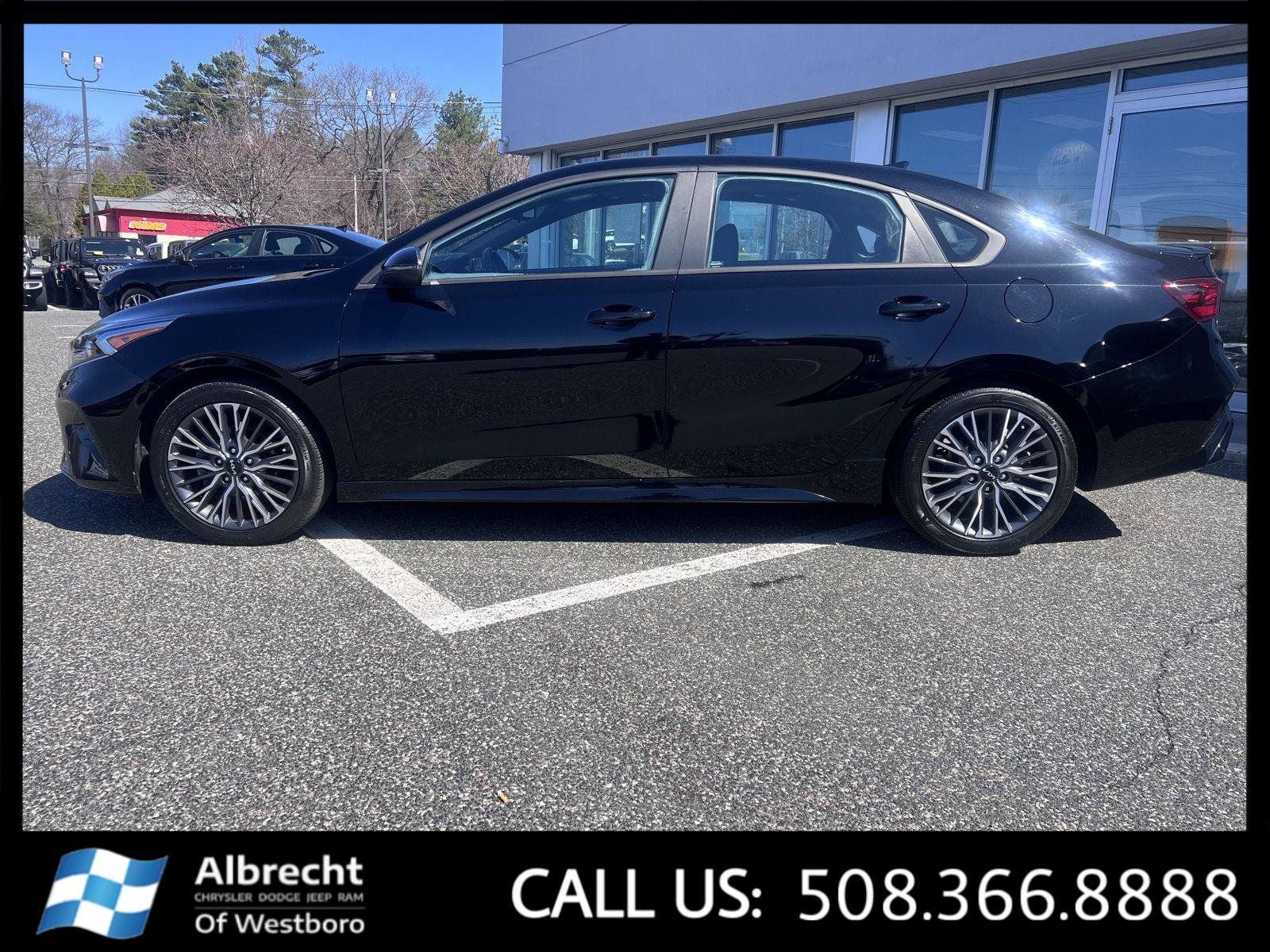 Used 2023 Kia Forte GT-Line w/ GT-Line Premium Package image 2