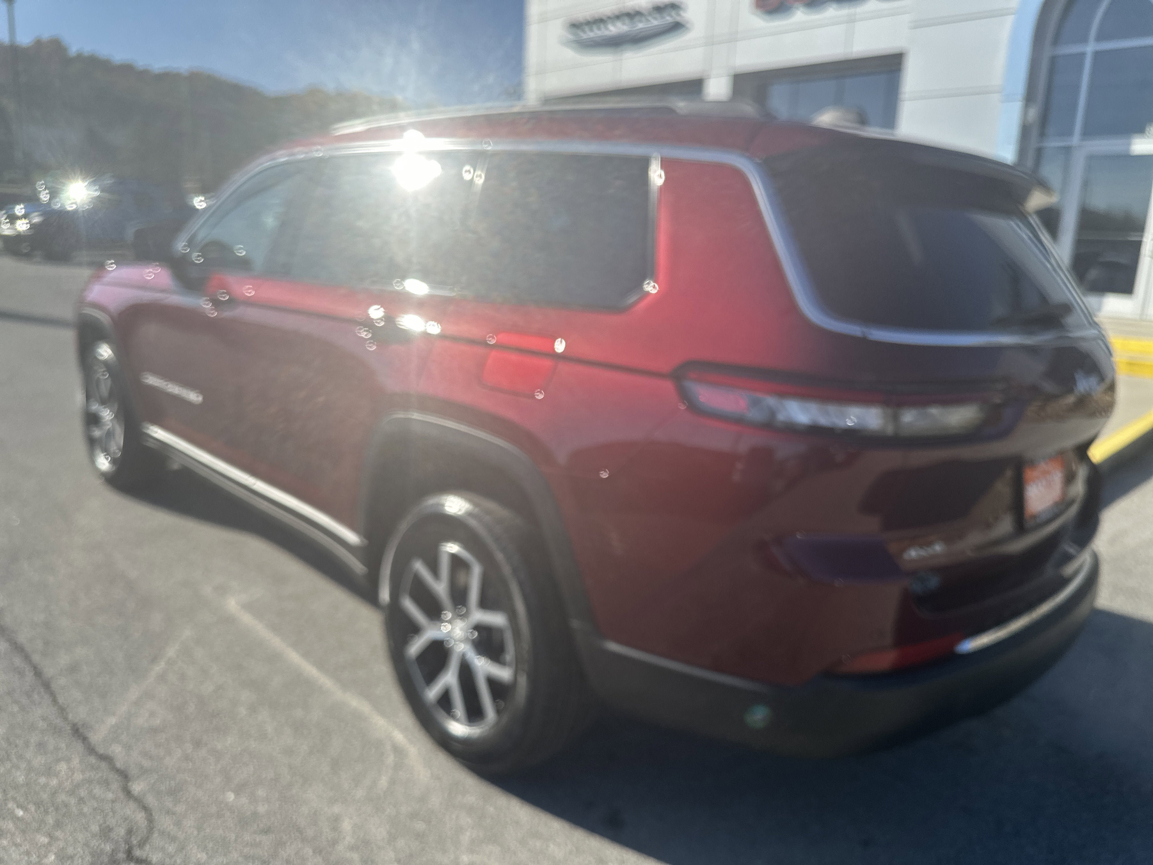 New 2025 Jeep Grand Cherokee L Limited AWD/4WD image 9
