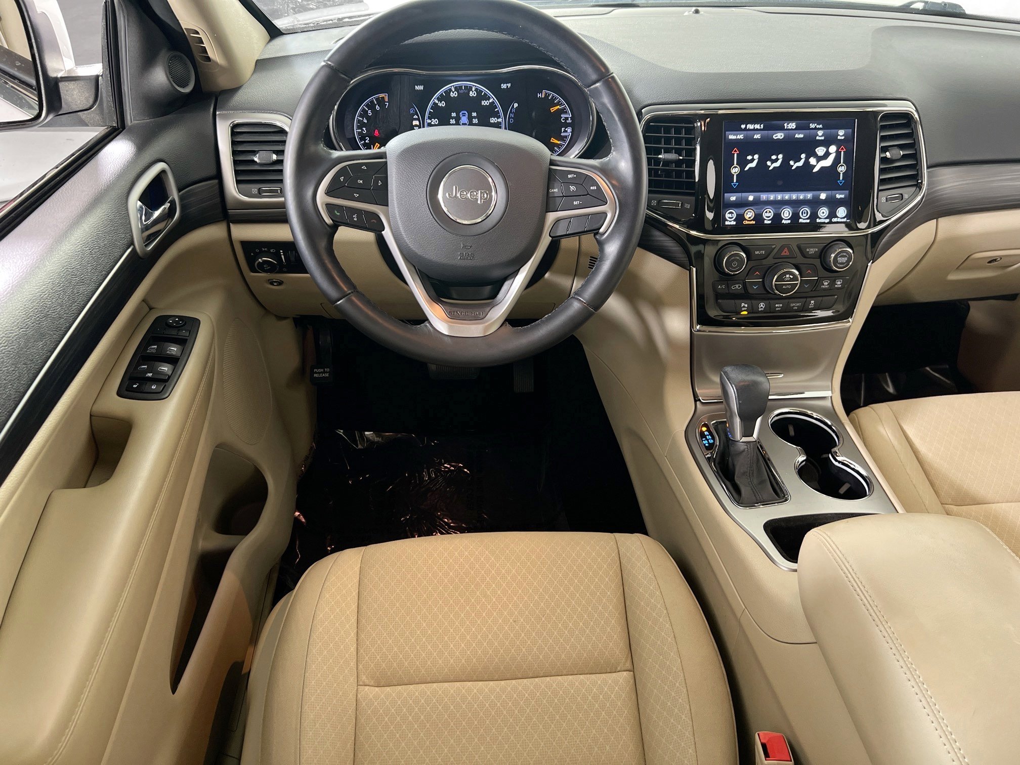 Used 2022 Jeep Grand Cherokee Laredo E image 21