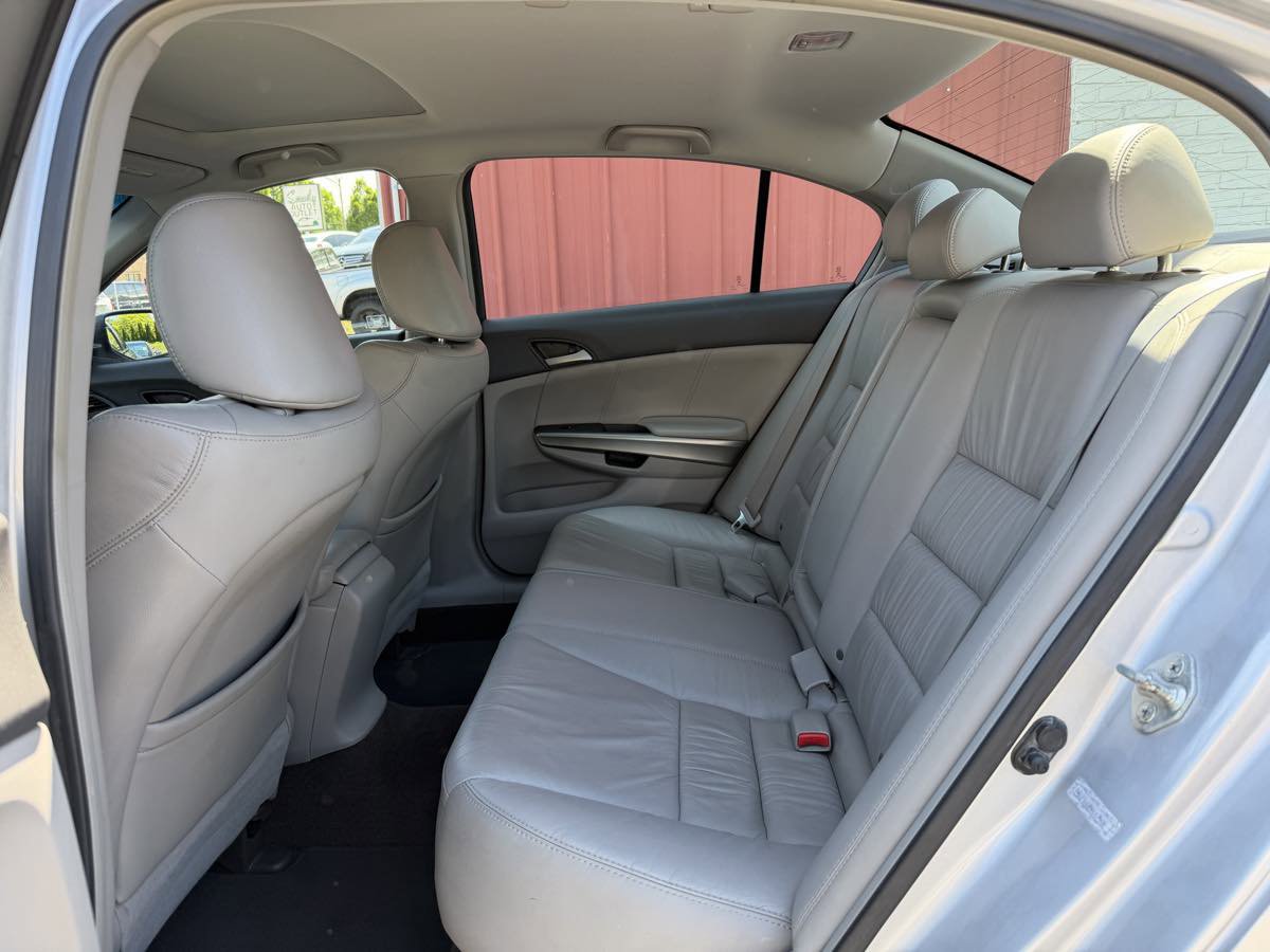 Used 2009 Honda Accord EX-L image 11