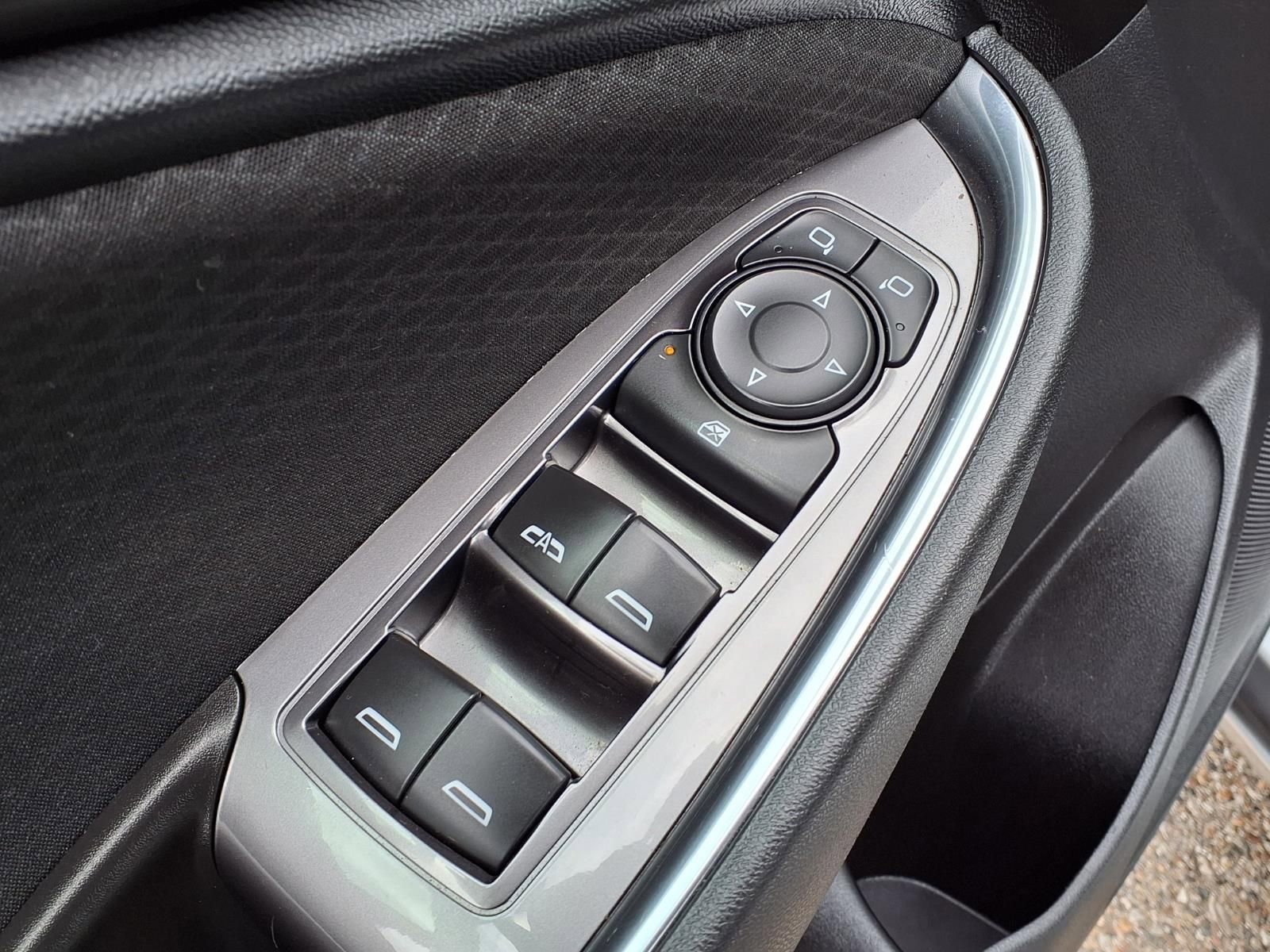 Used 2016 Chevrolet Malibu LT FWD image 15