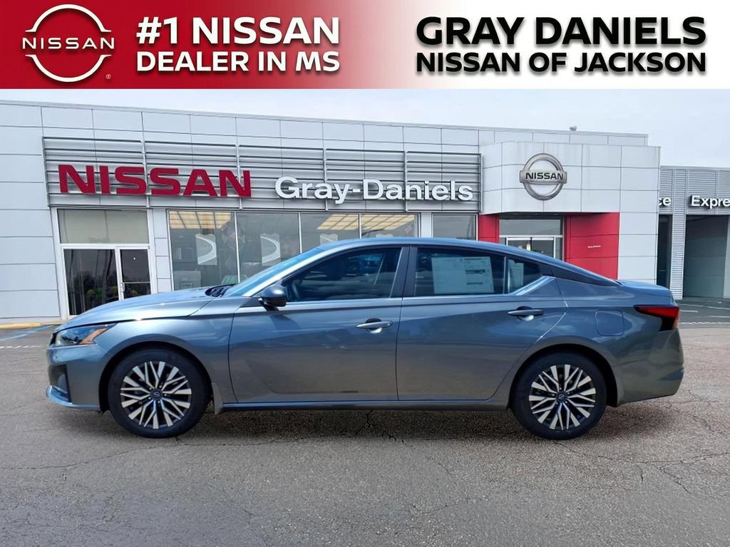 New 2026 Nissan Altima 2.5 SV FWD image 4