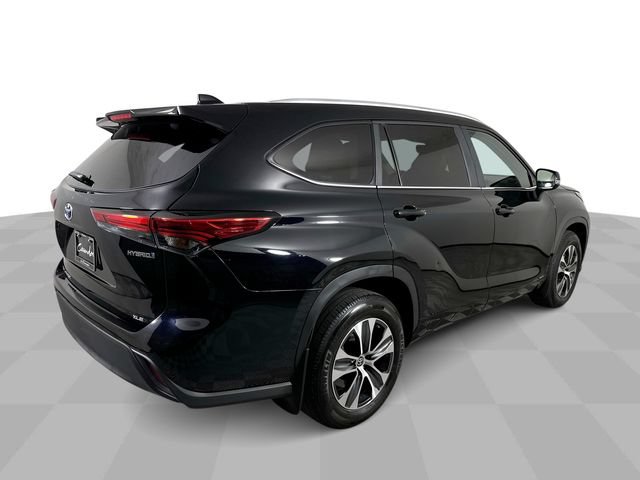 Used 2023 Toyota Highlander XLE AWD/4WD image 8
