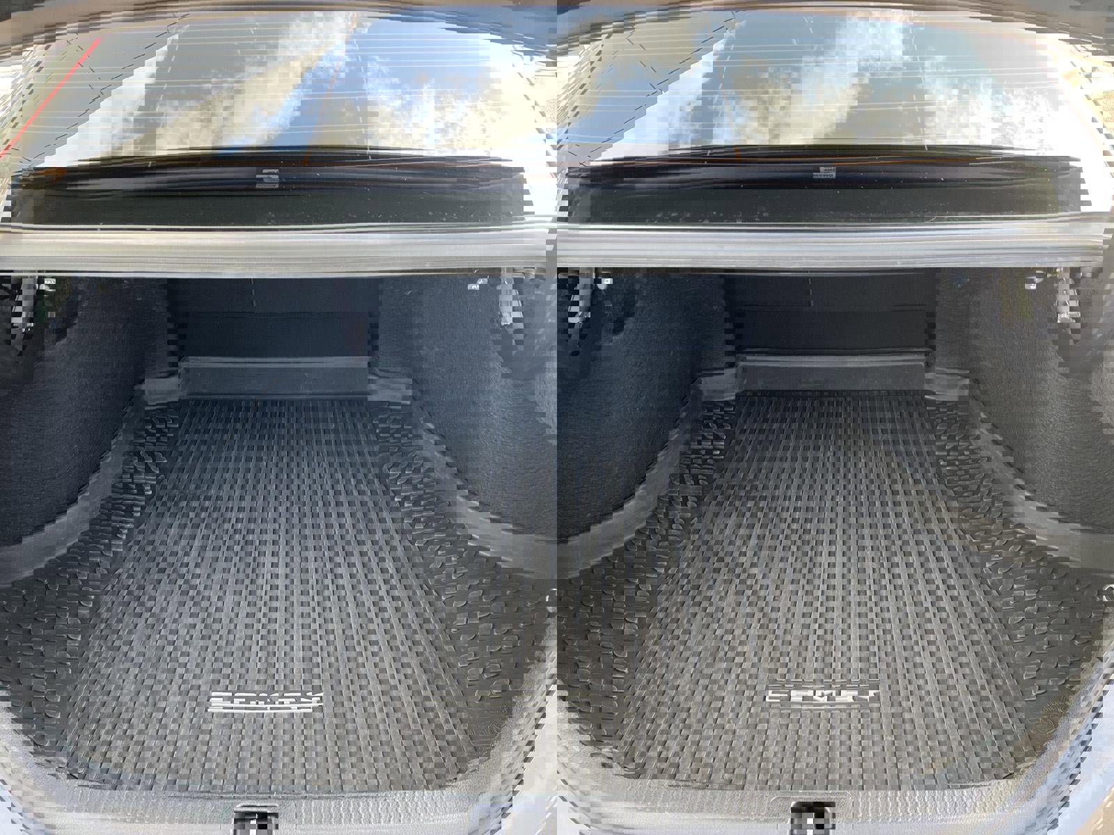 Used 2024 Toyota Camry SE image 15