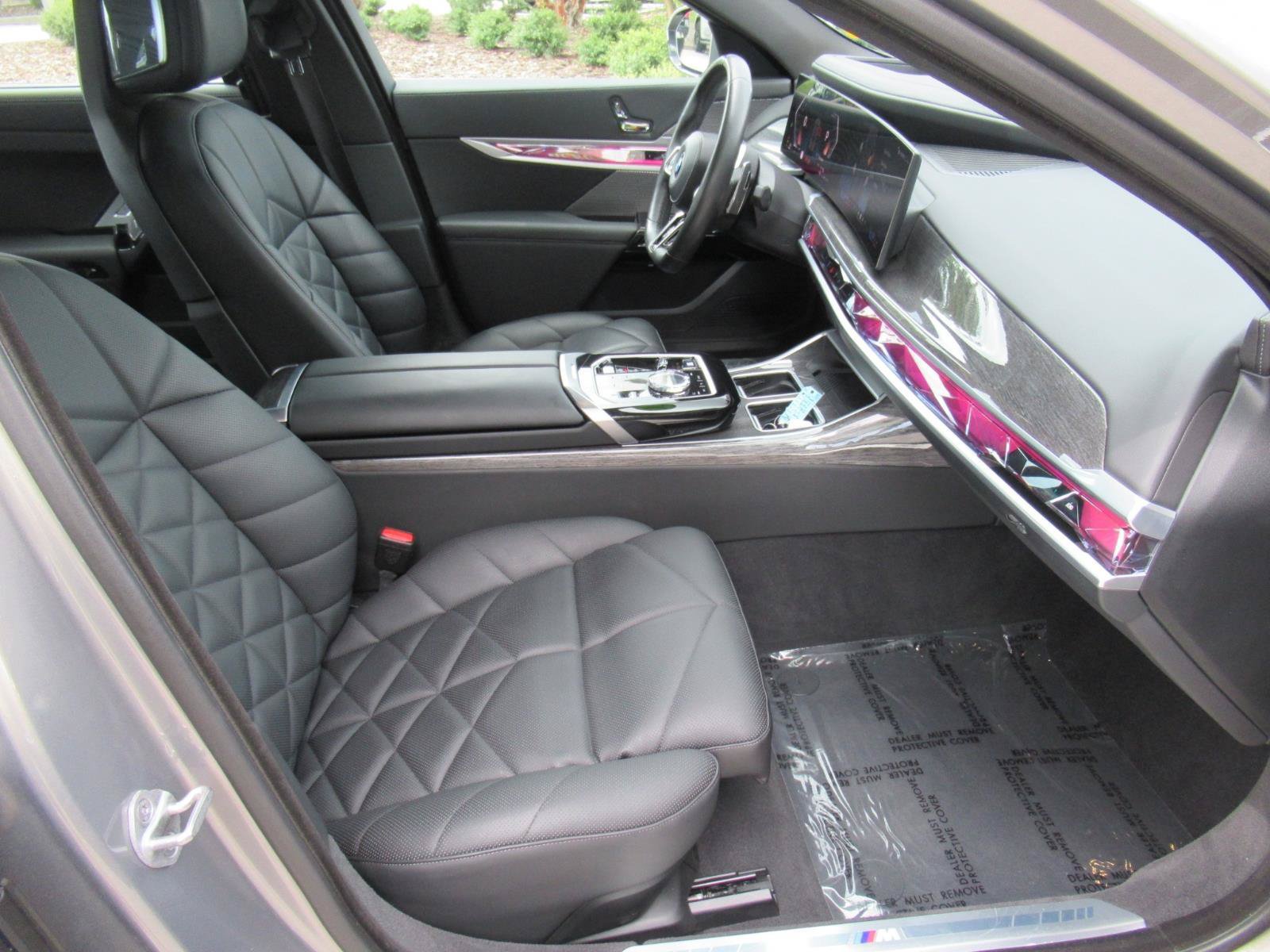 Used 2023 BMW 740i RWD image 10