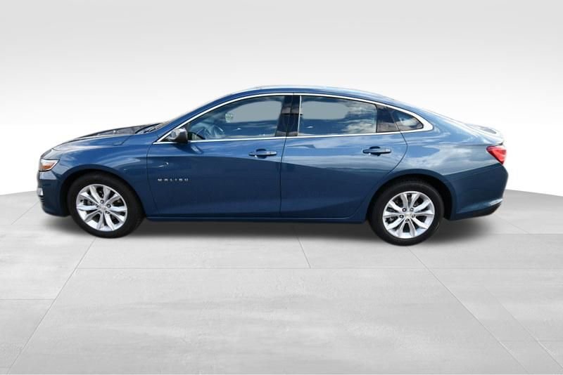 Used 2025 Chevrolet Malibu LT FWD image 4