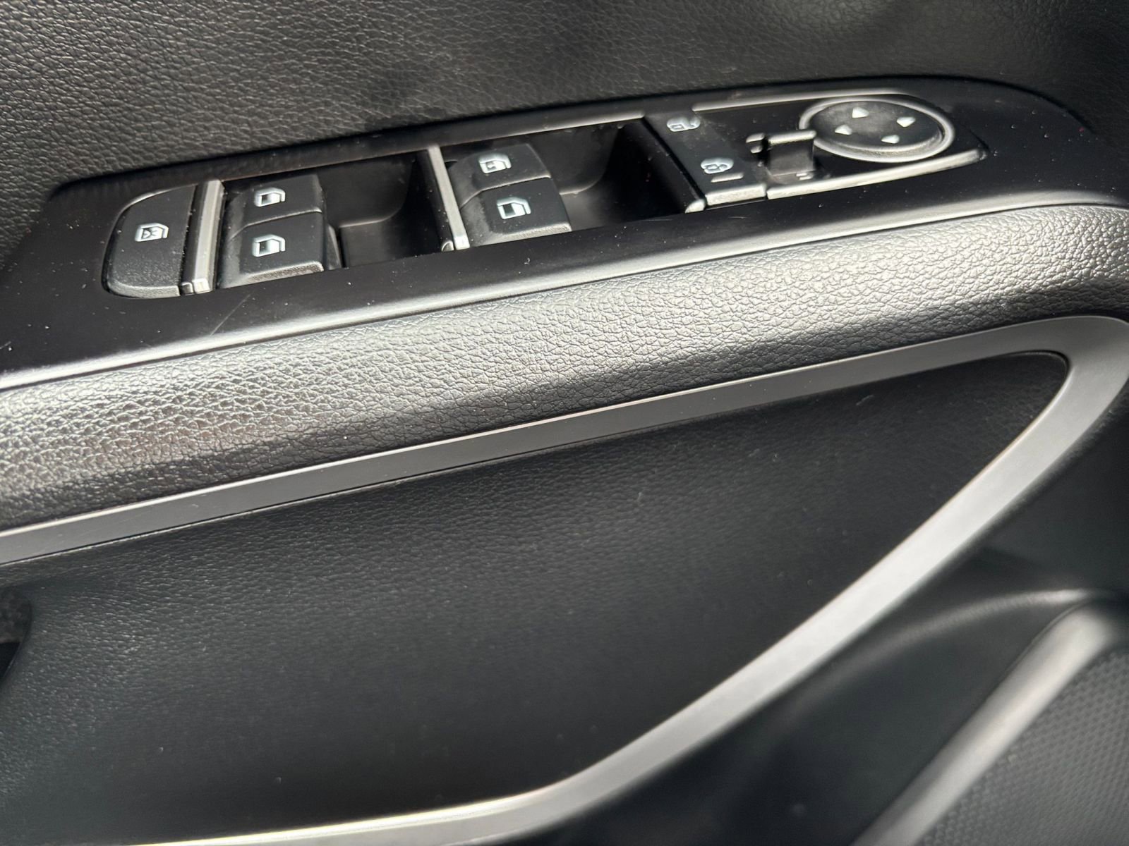 Used 2025 Kia Soul LX w/ LX Technology Package FWD image 18