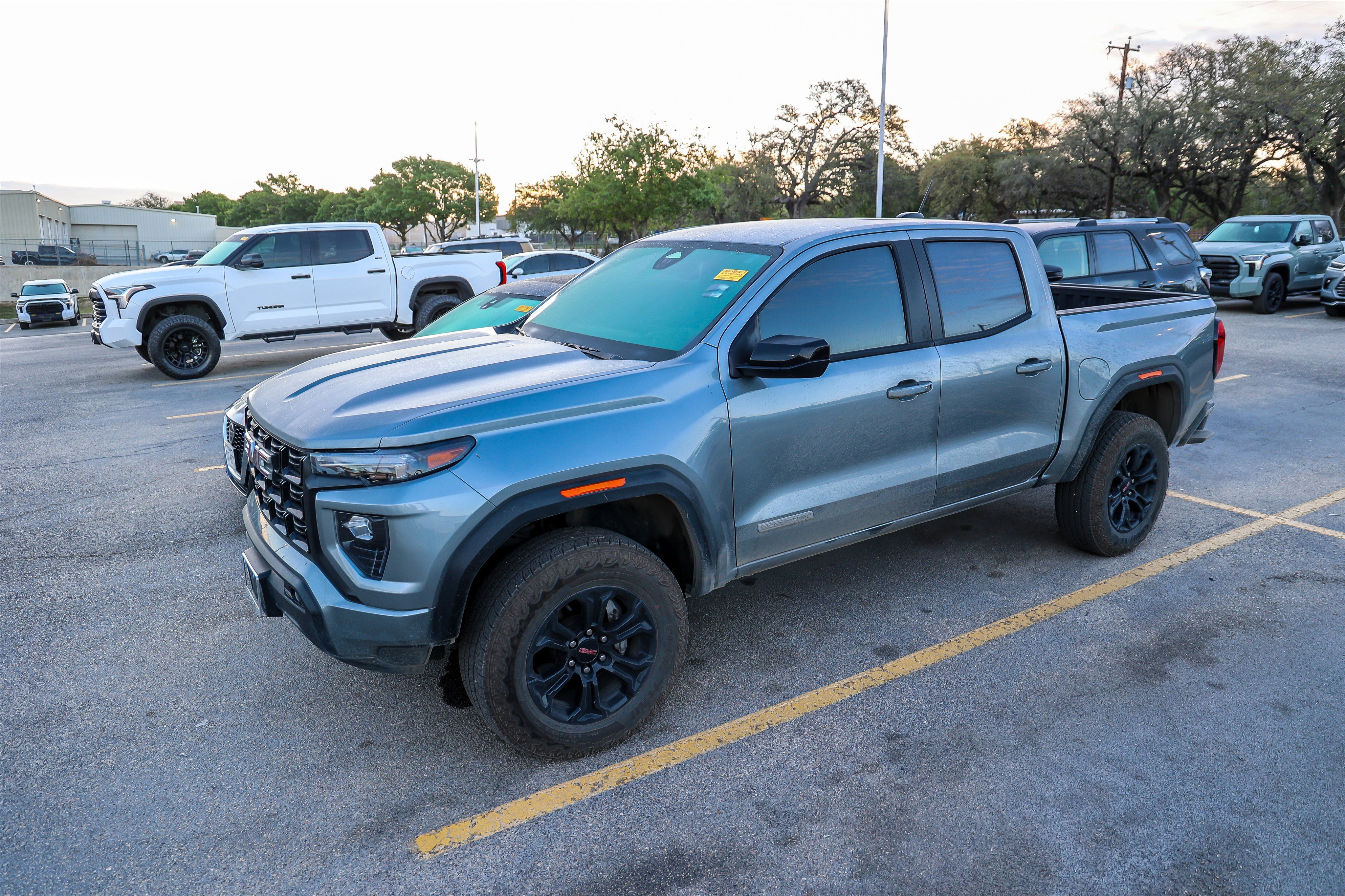 Used 2025 GMC Canyon Elevation w/ Convenience Package image 3