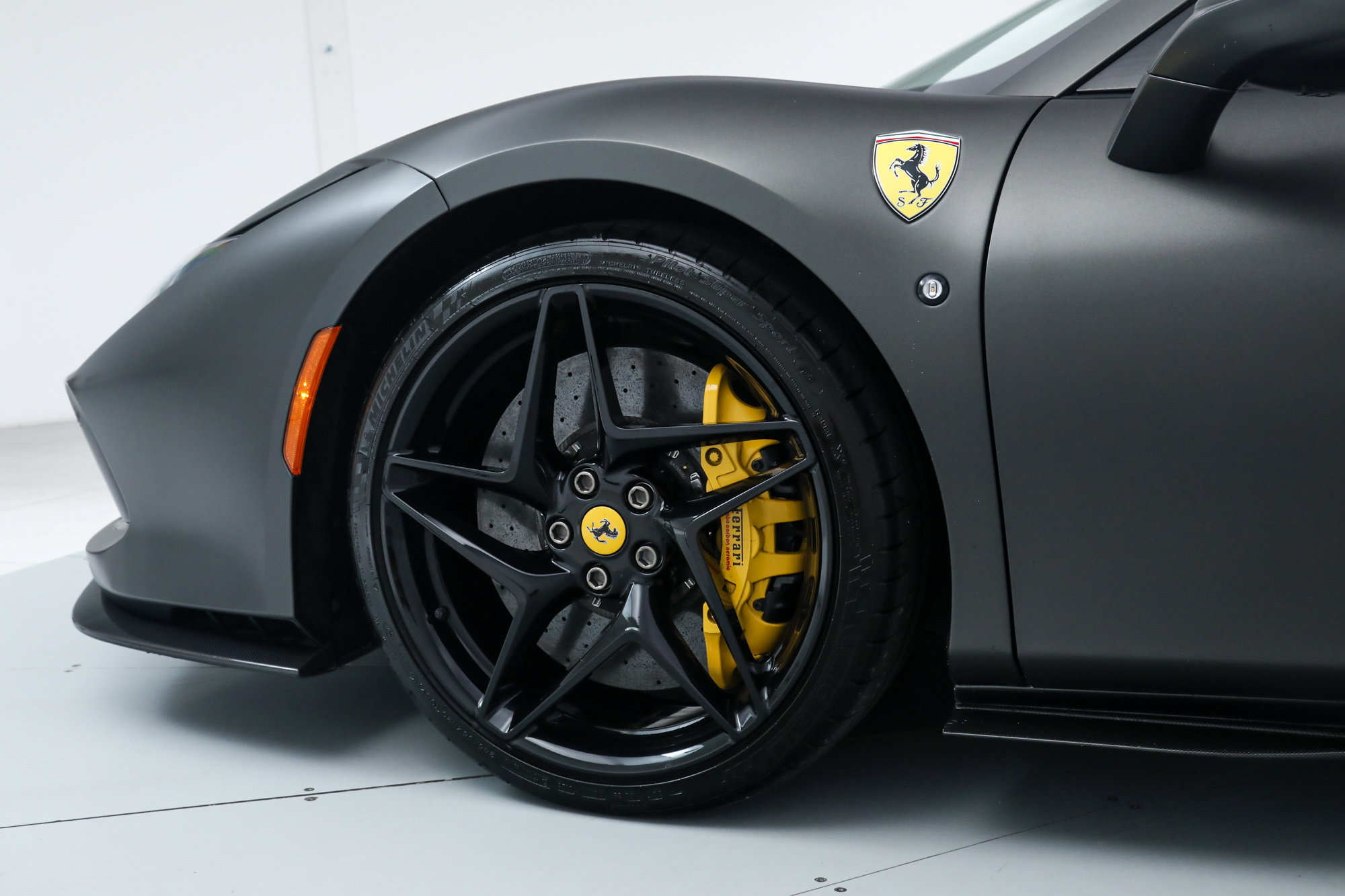 Certified 2023 Ferrari F8 Tributo RWD image 17