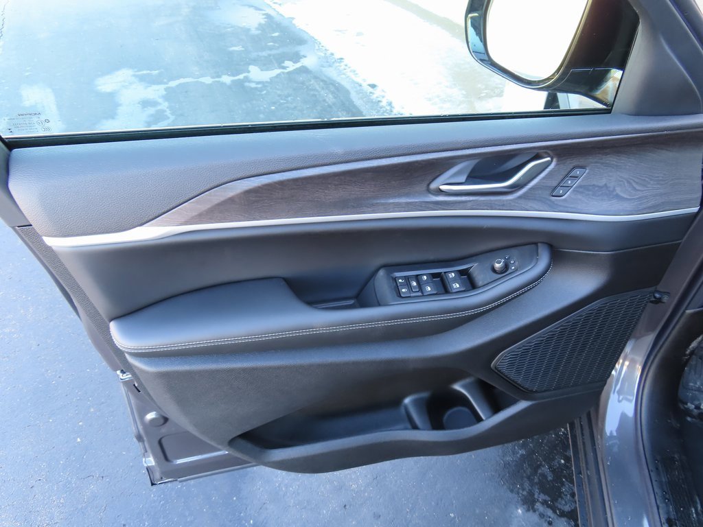 New 2025 Jeep Grand Cherokee L Limited image 21