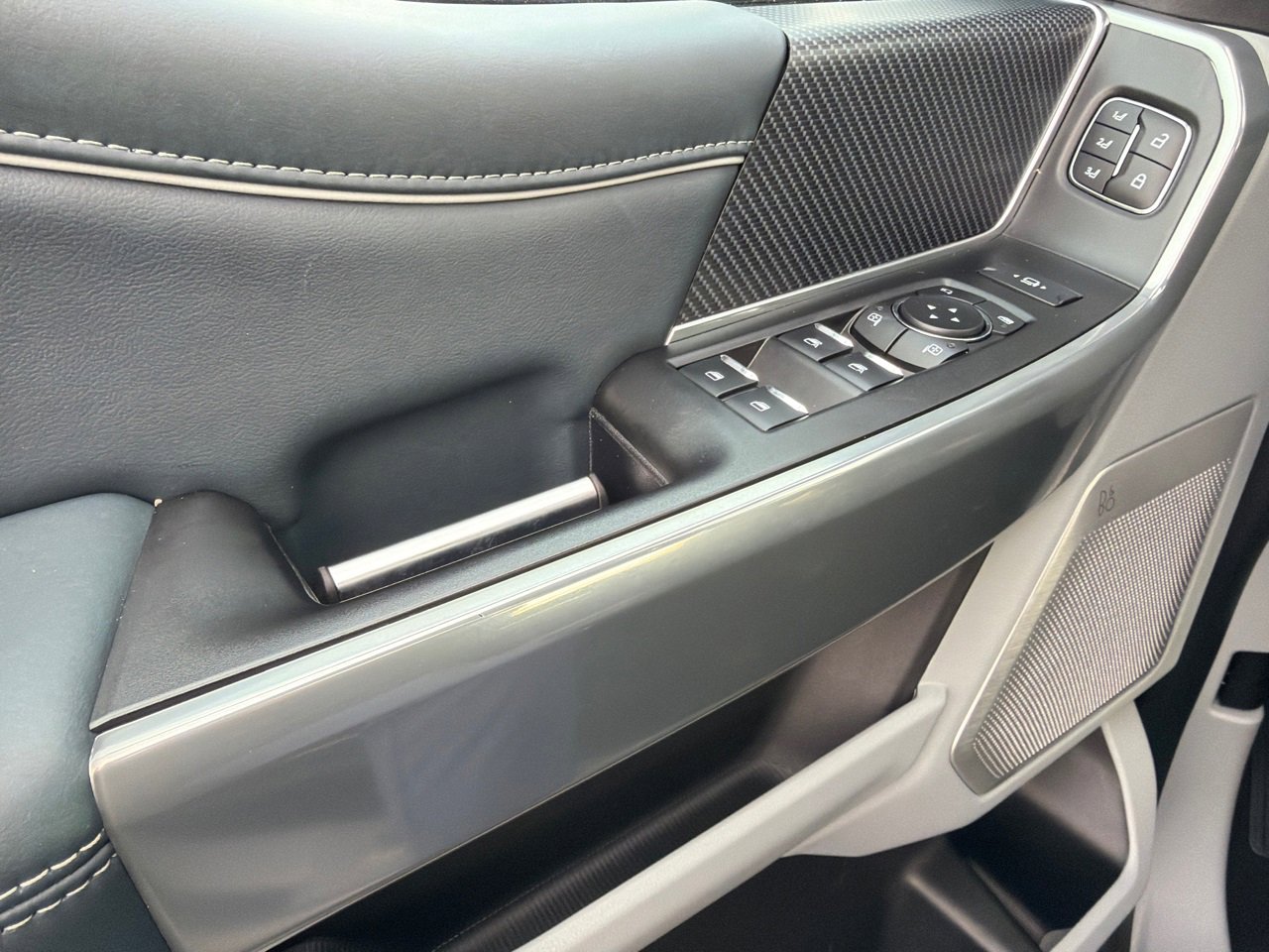 Used 2024 Ford F250 Limited w/ FX4 Off-Road Package image 39