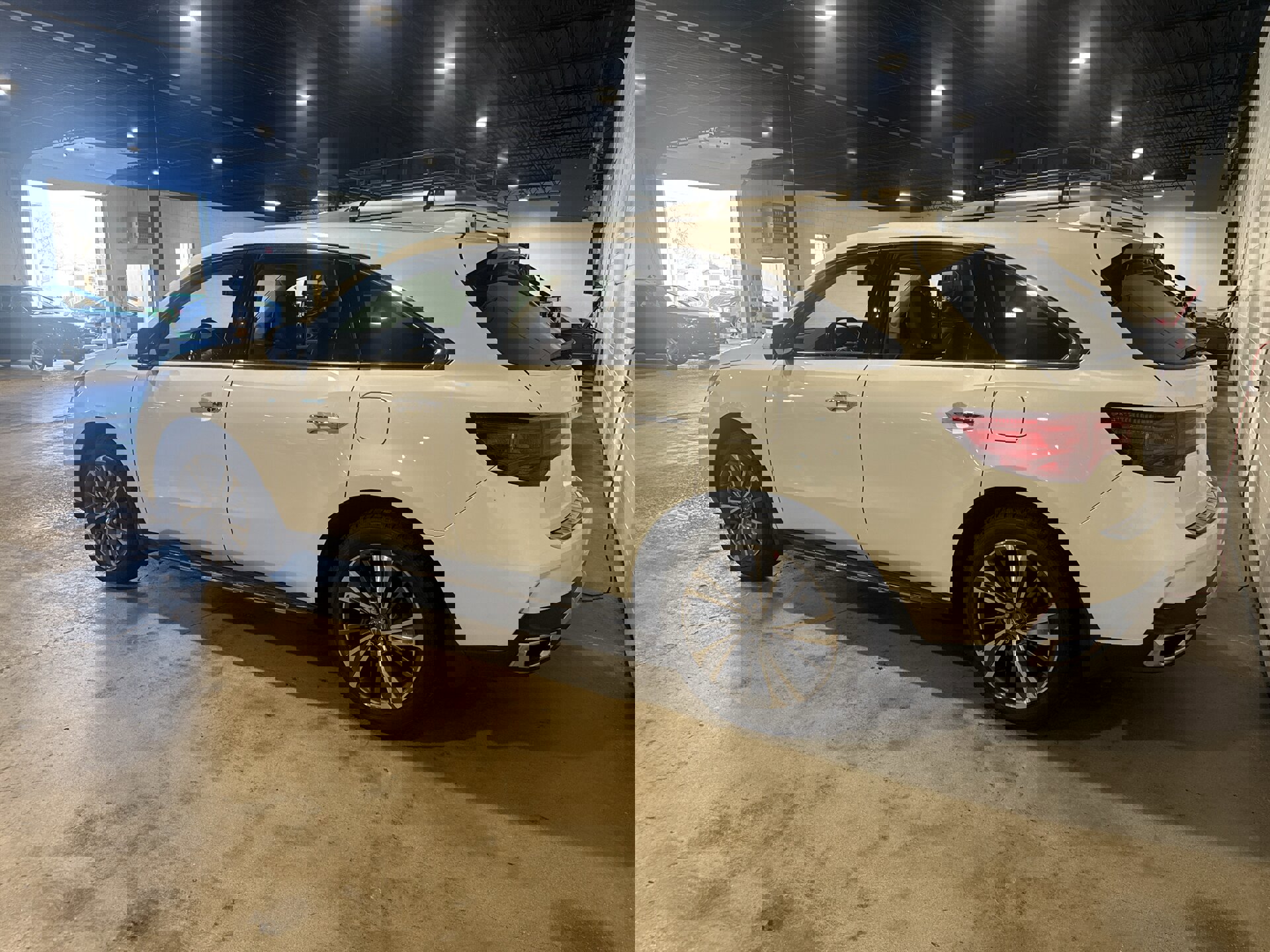 Used 2018 Acura MDX FWD w/ Technology Package image 3