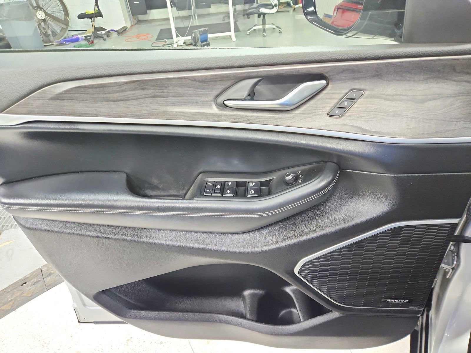 Used 2021 Jeep Grand Cherokee L Limited w/ Trailer Tow Group (B) image 33