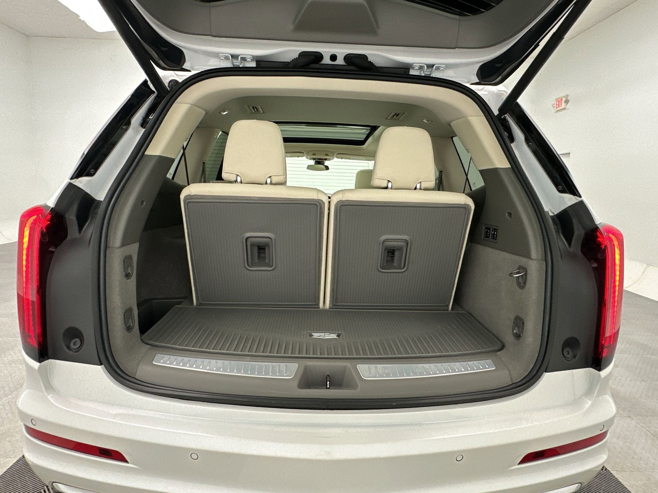 Certified 2023 Cadillac XT6 Premium Luxury image 33