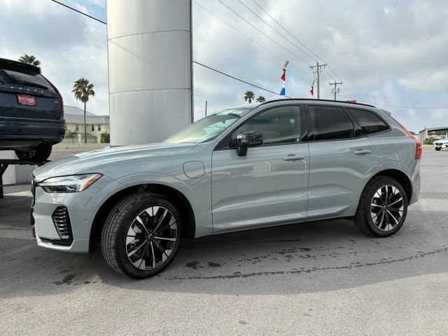 New 2026 Volvo XC60 T8 Plus w/ Climate Package PRO AWD/4WD image 3