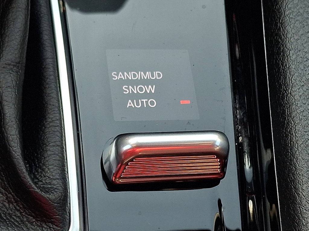 Used 2023 Jeep Compass High Altitude image 32