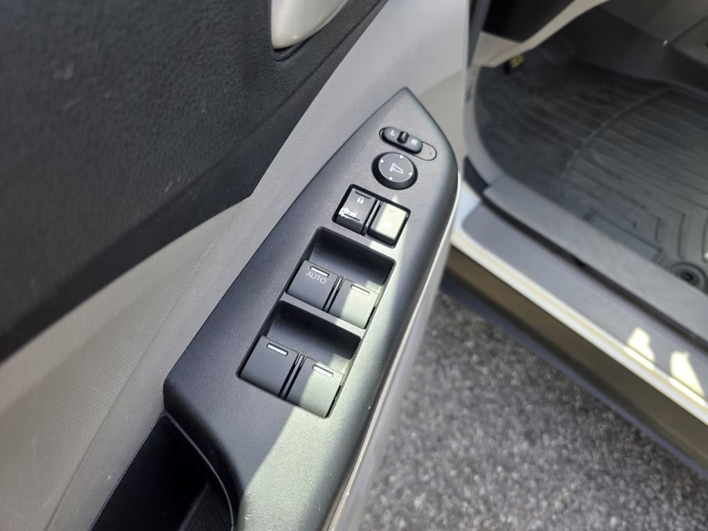 Used 2013 Honda CR-V LX image 16