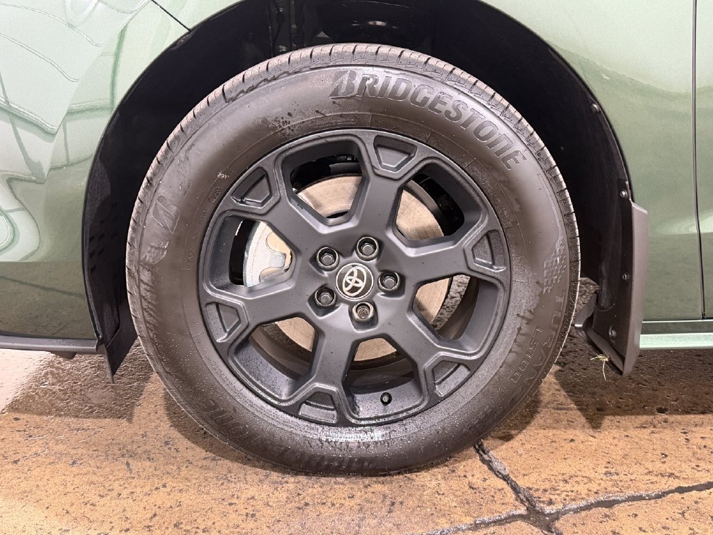 New 2026 Toyota Sienna XLE Woodland Edition AWD/4WD image 17