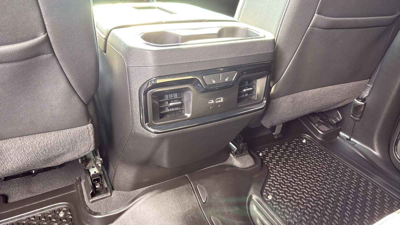 Used 2022 GMC Sierra 1500 AT4 w/ AT4 Preferred Package AWD/4WD image 27