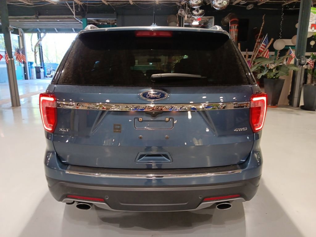 Used 2018 Ford Explorer XLT w/ Equipment Group 201A image 7