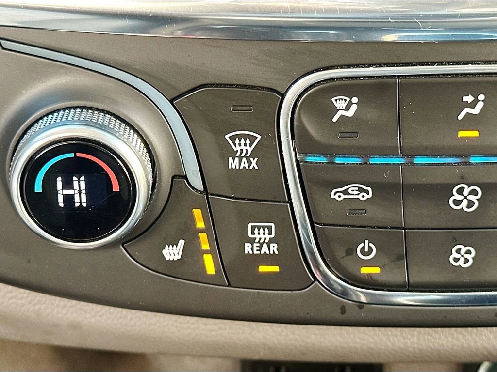 Used 2020 Chevrolet Traverse LT w/ Driver Confidence II Package image 17