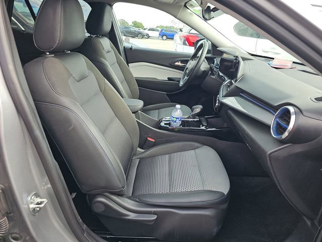 Used 2025 Chevrolet Trax LT w/ LT Convenience Package FWD image 18