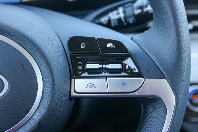 New 2026 Hyundai Elantra Limited FWD image 24