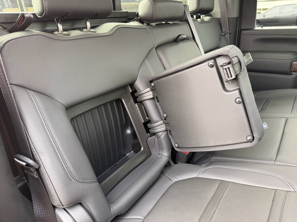 Used 2021 GMC Sierra 3500 Denali w/ Denali Ultimate Package image 15